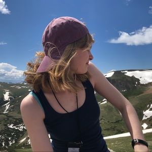 Meet your Posher, Olivia